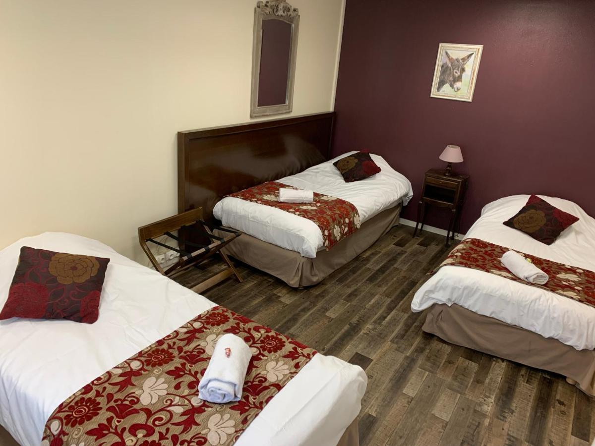 Logis Hotel Les Nympheas Chaufour-lès-Bonnières Bagian luar foto