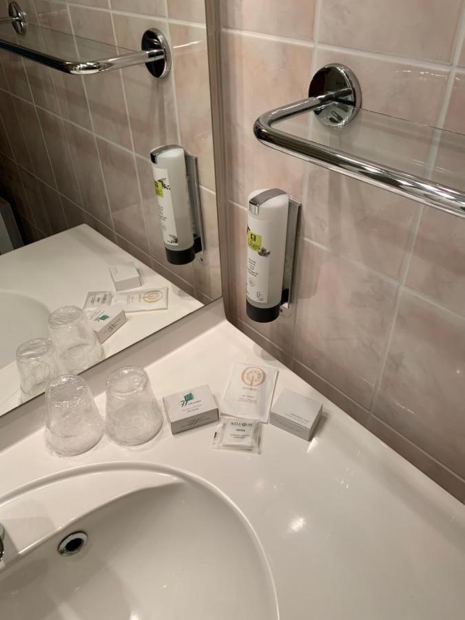Logis Hotel Les Nympheas Chaufour-lès-Bonnières Bagian luar foto