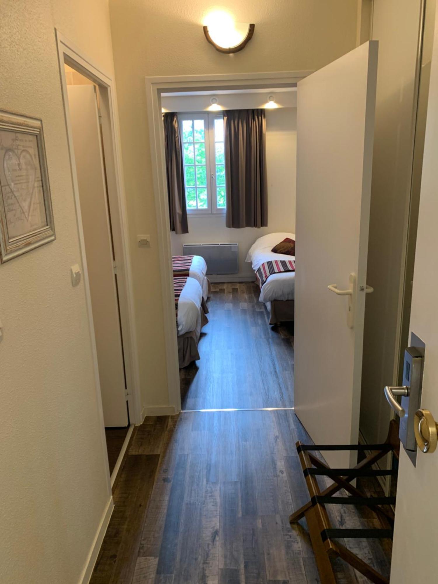 Logis Hotel Les Nympheas Chaufour-lès-Bonnières Bagian luar foto