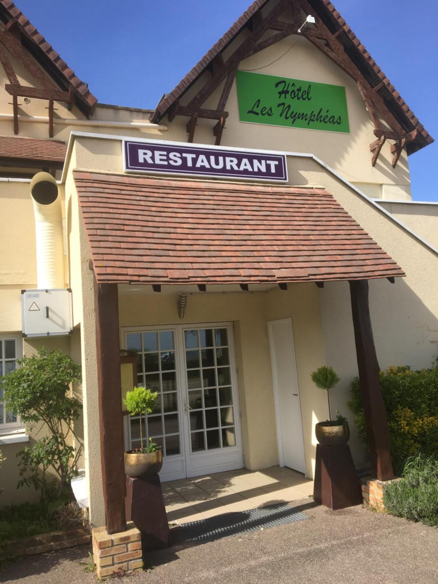 Logis Hotel Les Nympheas Chaufour-lès-Bonnières Bagian luar foto