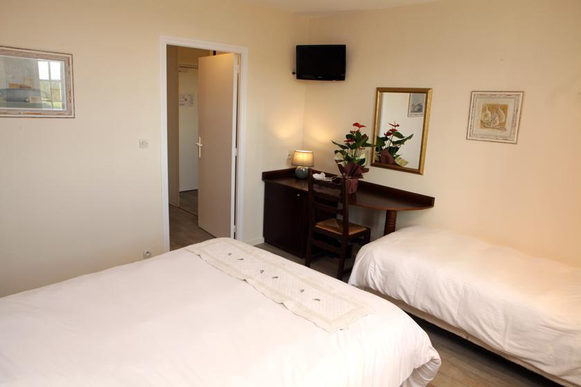 Logis Hotel Les Nympheas Chaufour-lès-Bonnières Ruang foto