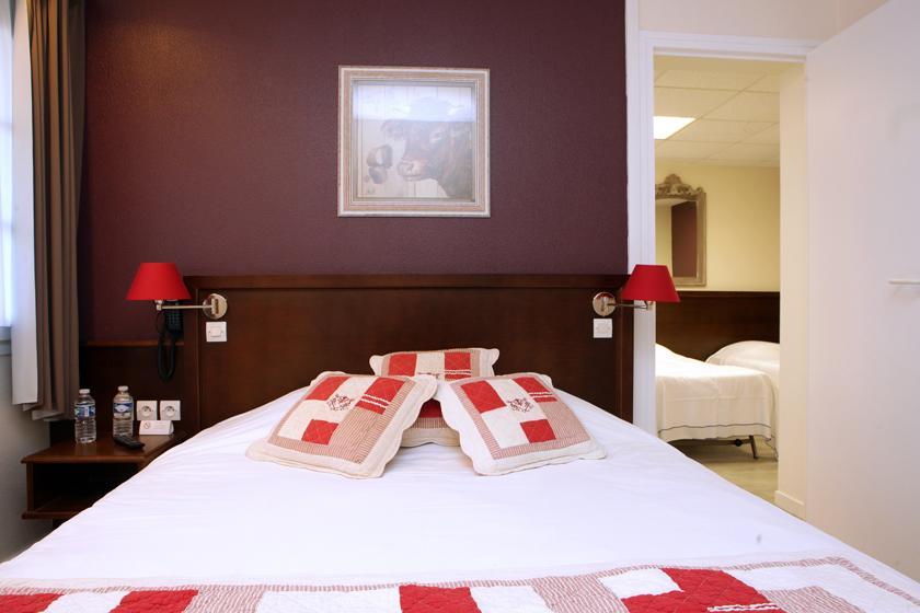 Logis Hotel Les Nympheas Chaufour-lès-Bonnières Ruang foto