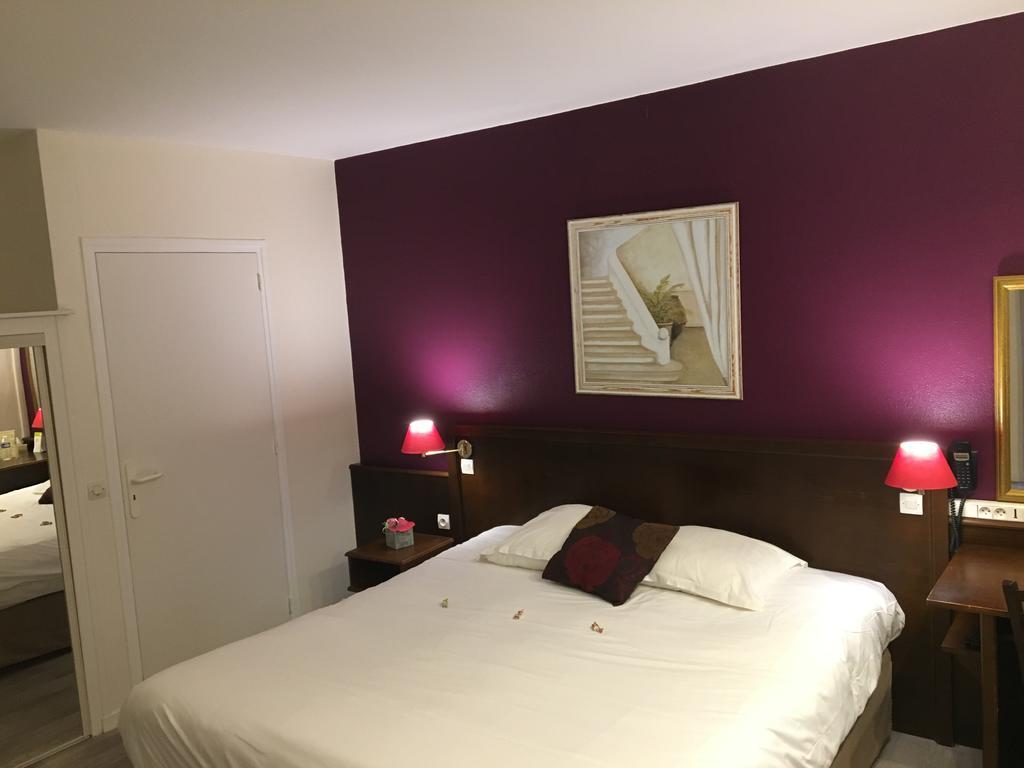 Logis Hotel Les Nympheas Chaufour-lès-Bonnières Bagian luar foto