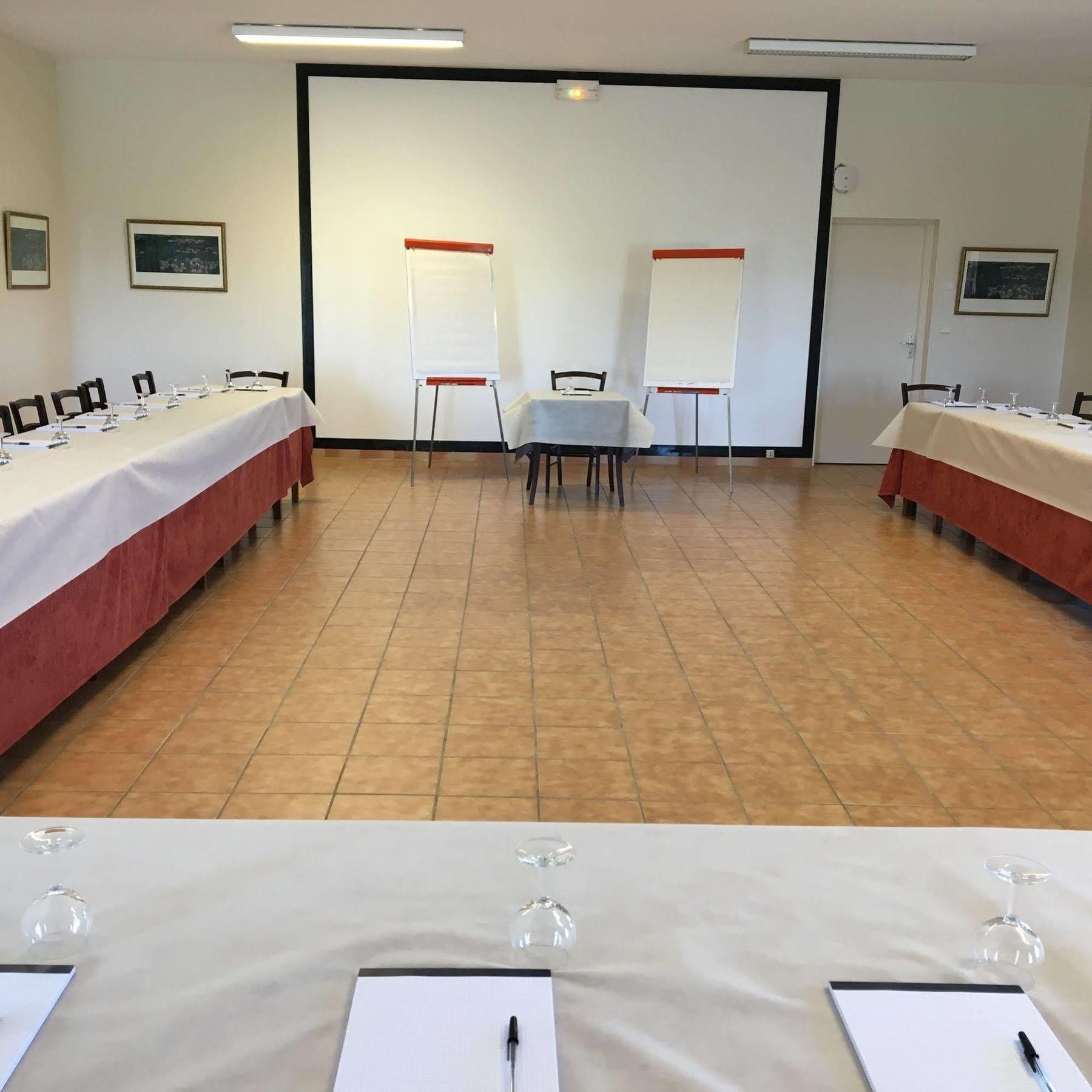 Logis Hotel Les Nympheas Chaufour-lès-Bonnières Bagian luar foto