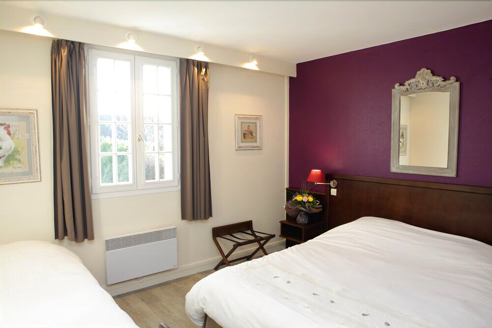 Logis Hotel Les Nympheas Chaufour-lès-Bonnières Bagian luar foto